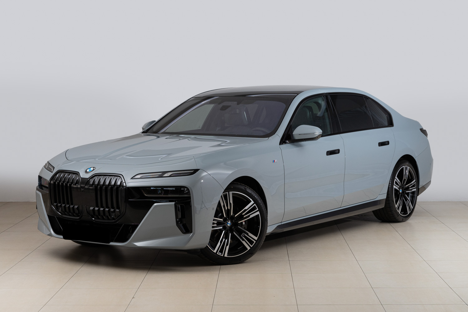 BMW 740d xDrive Msport | české předváděcí auto | luxusní naftová limuzína | skladem | super cena | nákup online na AUTOiBUY.com